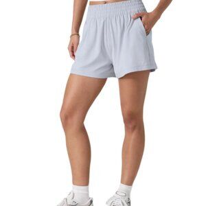 NEW Vuori Women's Villa Short Size M Gray